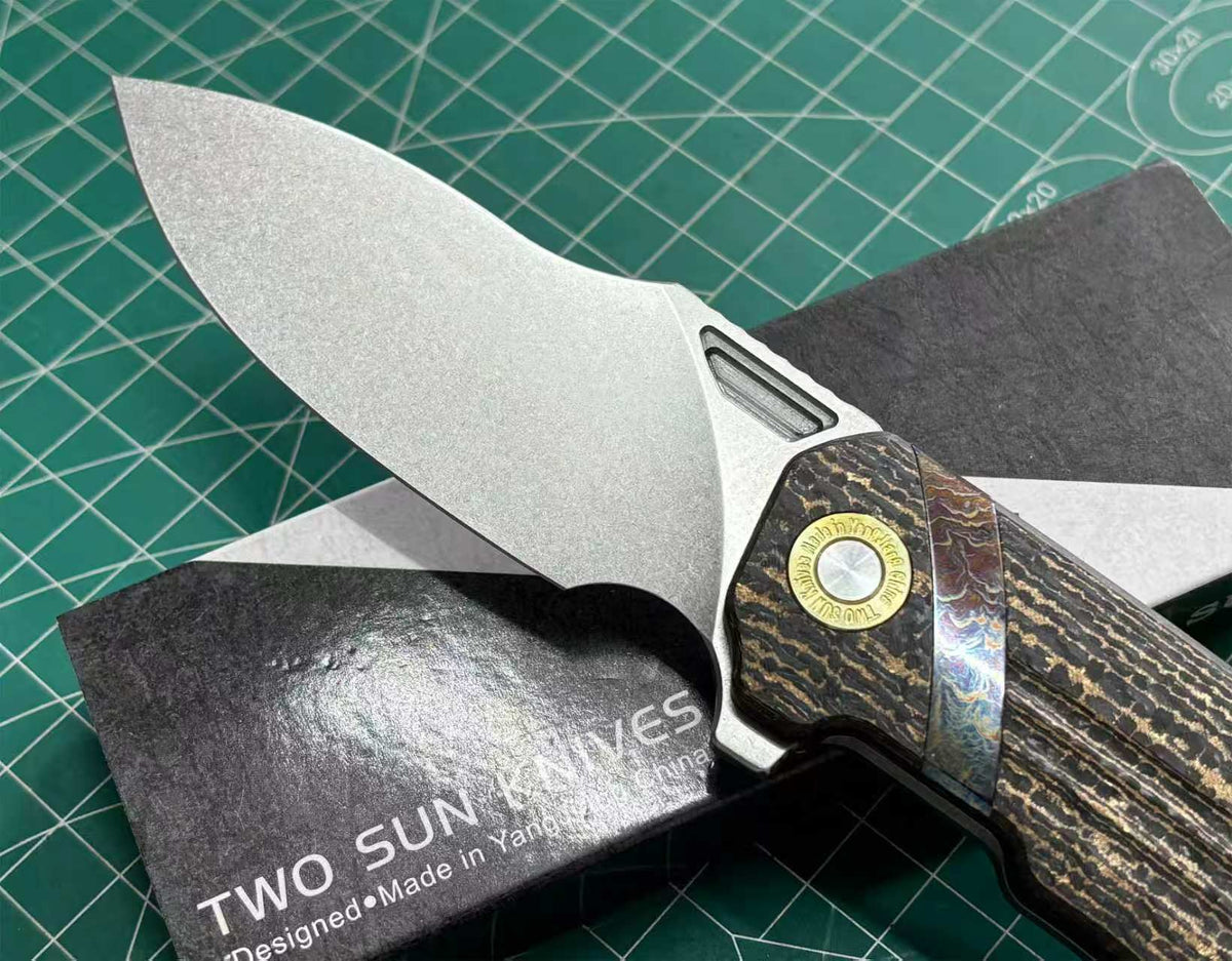 TWOSUN FOLDING KNIFE CARBON FIBER TITANIUM HANDLE M390 EDGE TS513-CF-GOLD