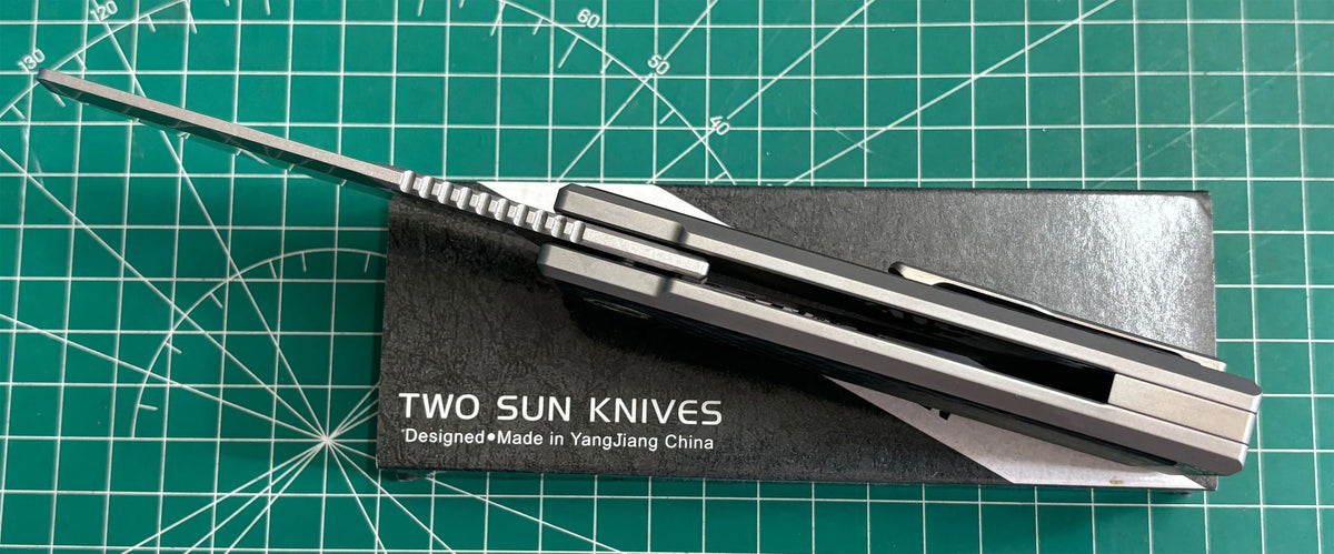 TwoSun Folding Knife Titanium With CARBON FIBER Handle Stonewashed TS529-14C28N-CF
