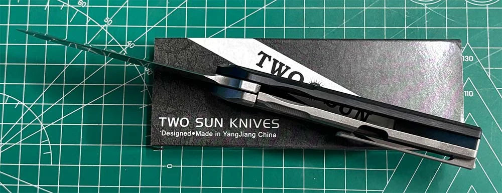 TWOSUN FOLDING KNIFE TITANIUM/CARBON FIBER HANDLE K110 PLAIN EDGE TS523-K110 David Chen Design