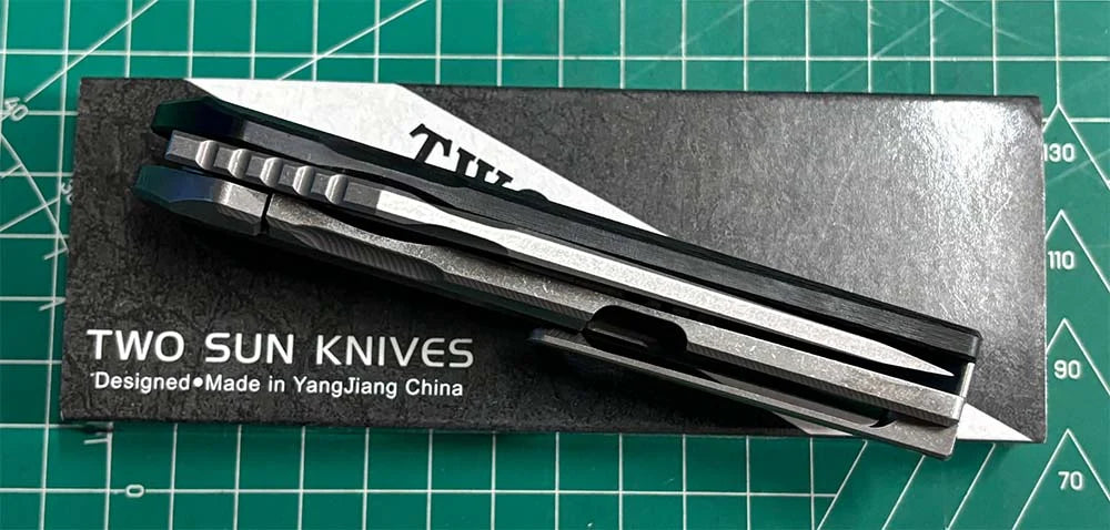 TWOSUN FOLDING KNIFE TITANIUM/CARBON FIBER HANDLE K110 PLAIN EDGE TS523-K110 David Chen Design
