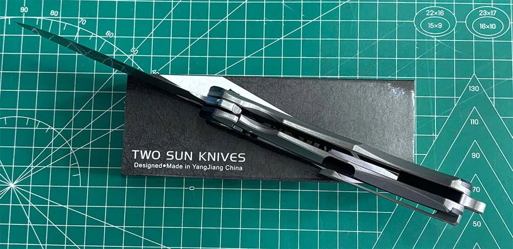 TwoSun Folding 14C28N Blade Titanium/CARBON FIBER Handle Pocket Knife TS528-14C28N-CF