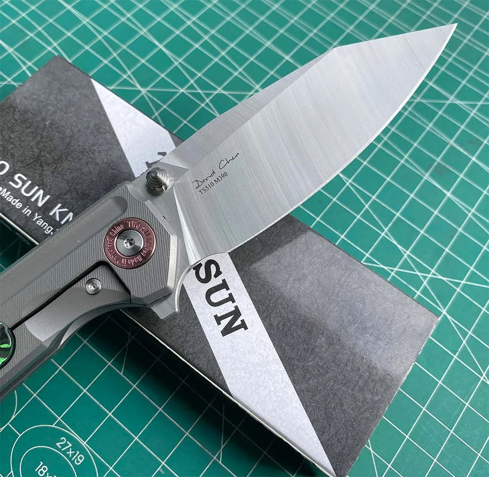 TWOSUN FOLDING KNIFE COLOR CARBON FIBER/TITANIUM HANDLE M390 EDGE TS510 SAND