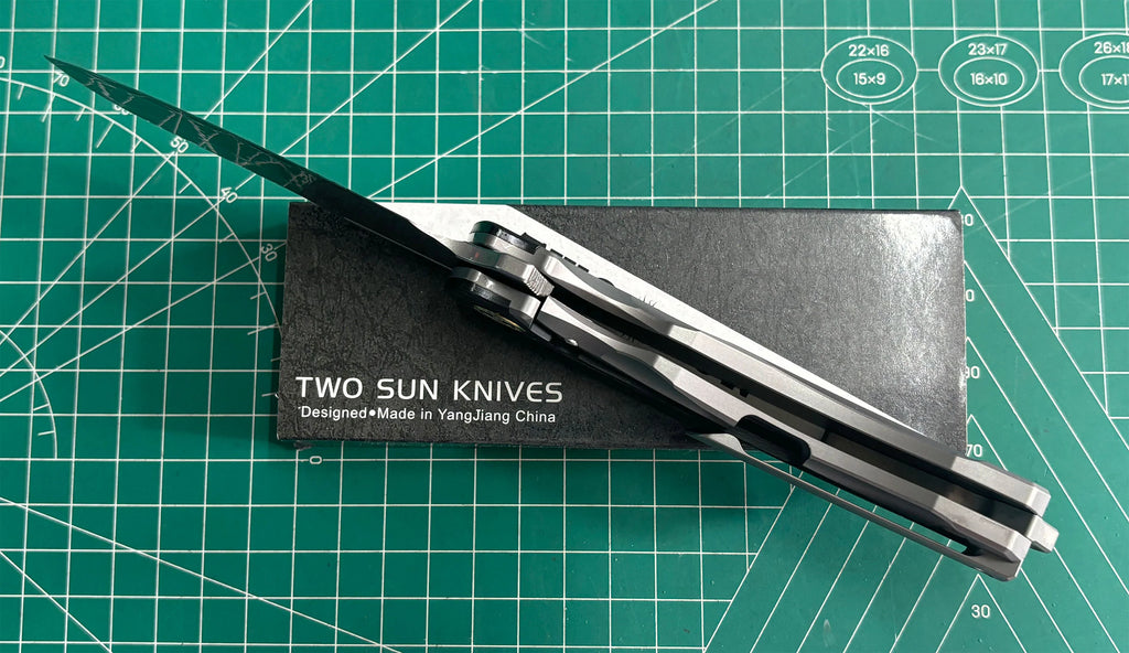 TWOSUN FOLDING KNIFE CARBON FIBER TITANIUM HANDLE 14C28N STONEWASHED TS530-14C28N